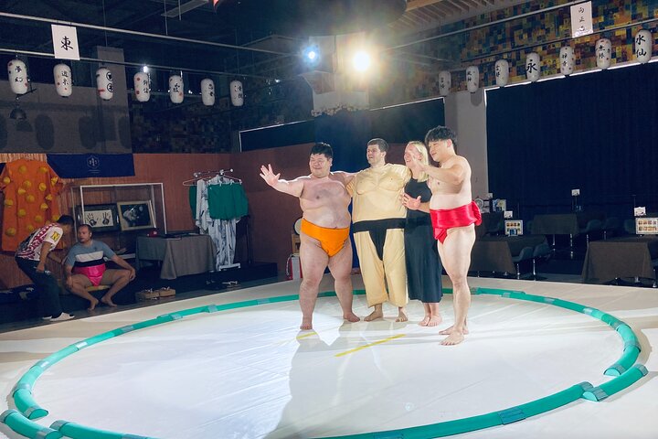 Närbild Sumo Experience på Ochi Stable: Wear Kimono in Stockholm