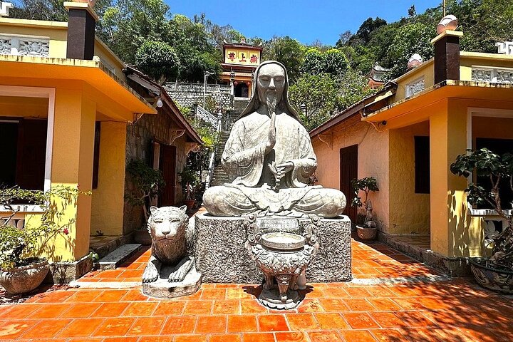 Mui Ne/Phan Thiet: Monte Ta Cu con funivia e Buddha sdraiato