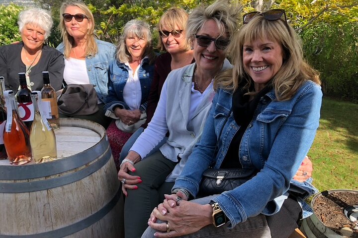 West Kelowna con Guida turistica del vino, Cherry! Tour pomeridiani.