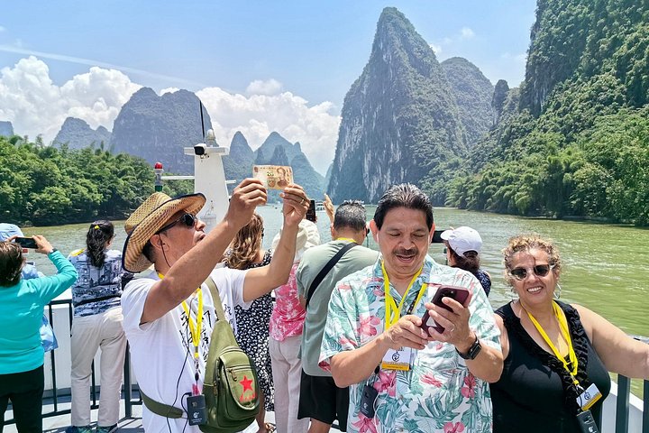1 dagers Li River Cruise fra Guilin til Yangshuo med privat guide og sjåfør