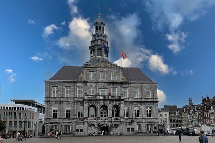 Scopri Maastricht con un gioco di fuga dalla città autoguidato Outside Escape
