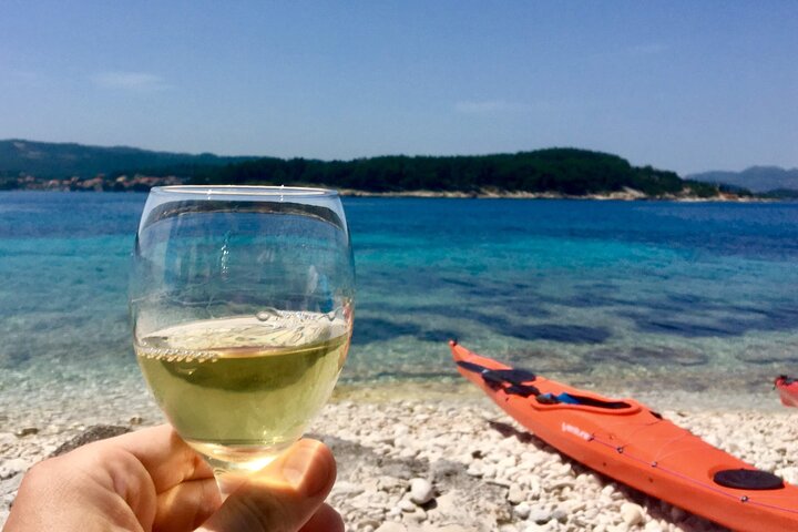 Pedaços de História - Passeio de caiaque de meio dia com delícias de vinho
