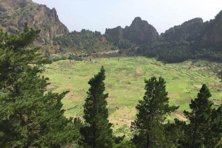 Santo Antão’s Signature Trek: Cova Crater into Paúl Valley – 5K