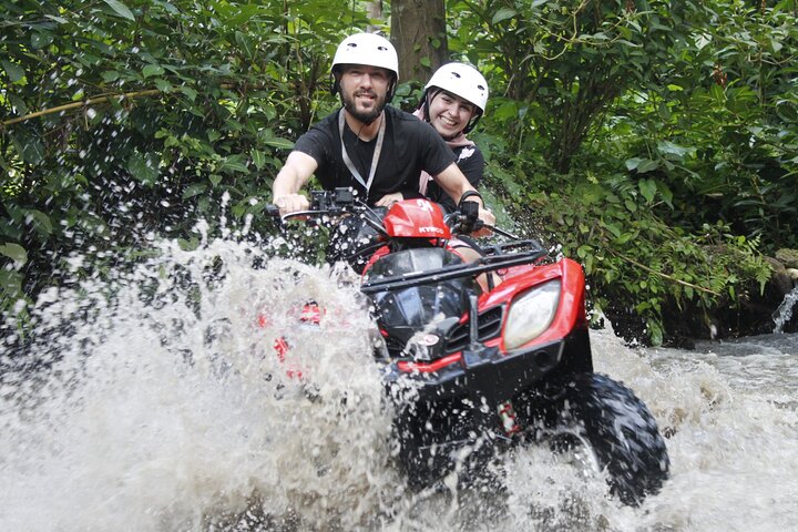 Bali ATV Quad Bike et rafting incluent le déjeuner et le transfert