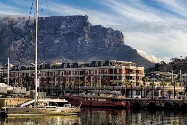 Visite de la prison d'une demi-journée de Robben Island avec billet de ferry pré-réservé.