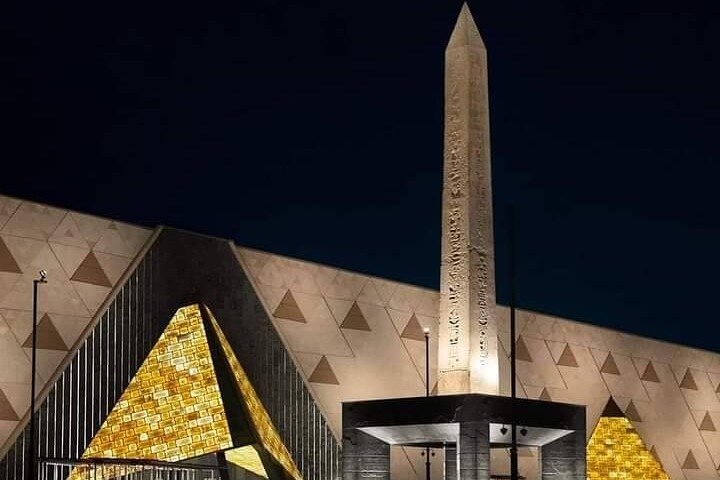 Tour privado a las pirámides de Giza y al Gran Museo desde el puerto de Alejandría