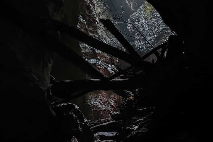 Grotta Dei Tayo | Speleologia | caverne misteriose | Pozzi di luce | Puyo