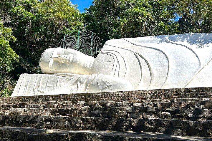 Ab Mui Ne: Malerische Seilbahnfahrt zum Berg Ta Cu und schlafender Buddha