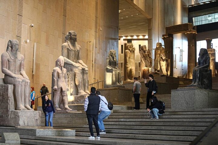 Tour privado a las pirámides de Giza y al Gran Museo desde el puerto de Alejandría