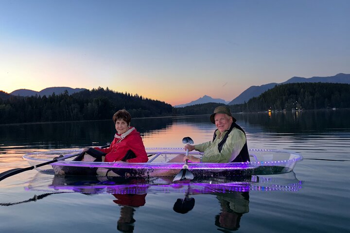 Restauranter i nærheten av Illuminated Glass Kayak Sunset Tour