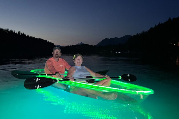 Restauranter i nærheten av Illuminated Glass Kayak Sunset Tour