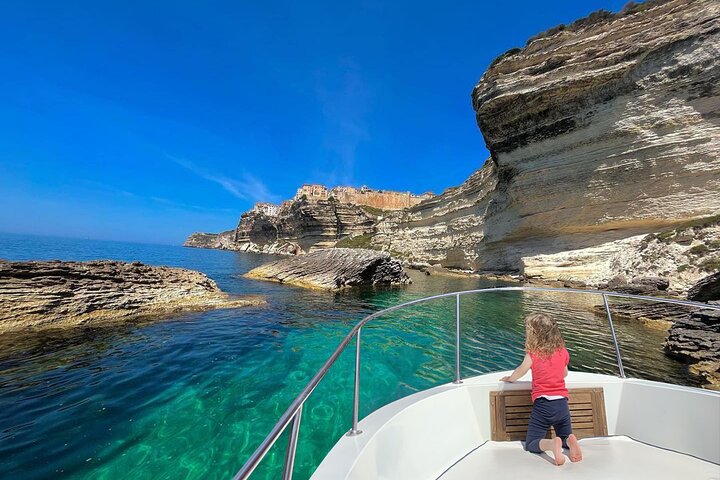 Kryssning till Bonifacio och snorkling till Lavezziöarna