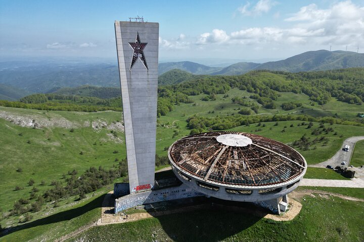 Visite du patrimoine communiste - Buzludzha et la puissance de l'aviation du bloc de l'Est