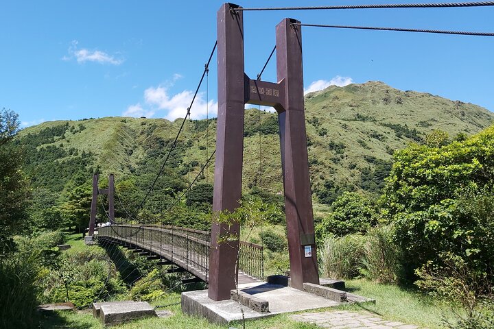 Small-Group: Beitou and Yangmingshan Day Tour from Taipei