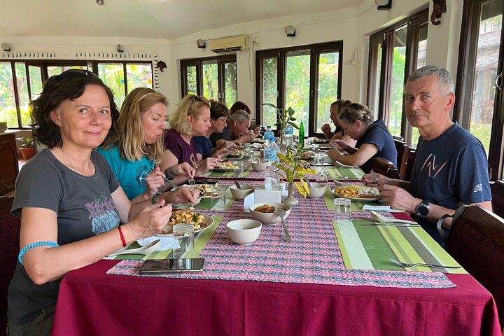 2 nachten 3 dagen Chitwan National Park-pakket met jeepsafari