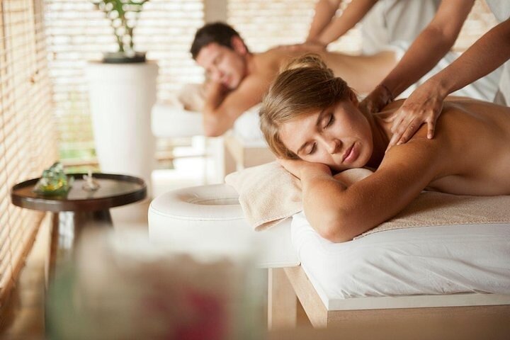 1 dags stadsrundtur i Batam med färjebiljett, lunch och massage