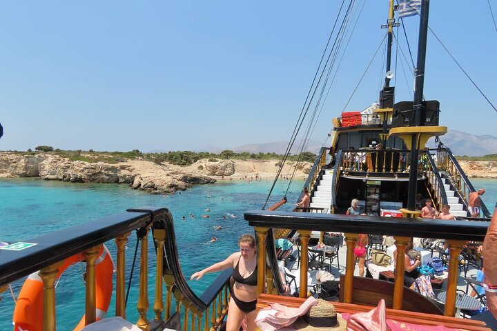 Crucero de lujo por 3 islas con 4 paradas para nadar con el Capitán Morgan