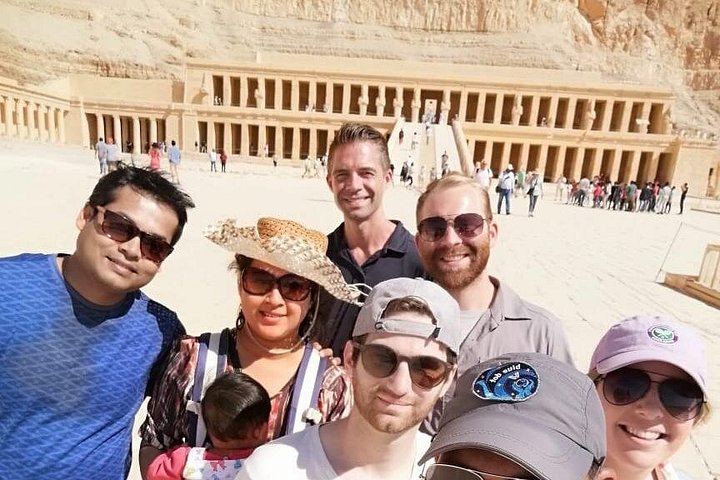 5 - Days Nile Cruise navigue Louxor à Assouan et Abu Simbel. Montgolfière