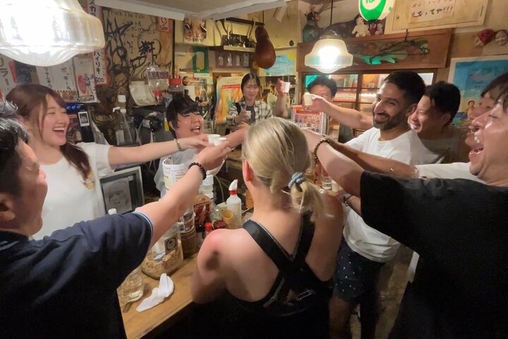 大阪難波バーホッピング:隠れた居酒屋と地元価格