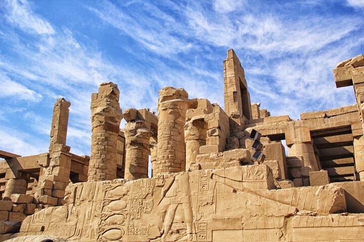 Croisière de 4 jours et 3 nuits sur le Nil d'Assouan à Louxor et Abou Simbel + montgolfière