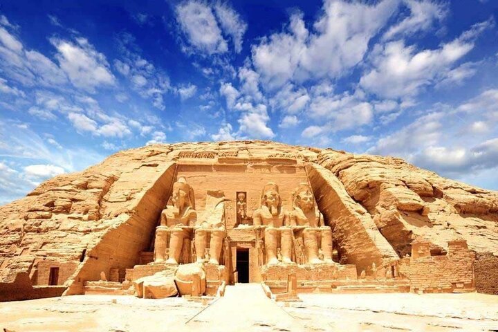 Croisière de 4 jours et 3 nuits sur le Nil d'Assouan à Louxor et Abou Simbel + montgolfière