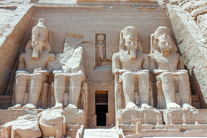 Croisière de 4 jours et 3 nuits sur le Nil d'Assouan à Louxor et Abou Simbel + montgolfière