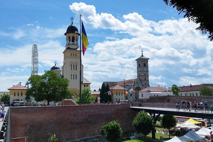 Tour a piedi delle attrazioni imperdibili di Cluj con una guida