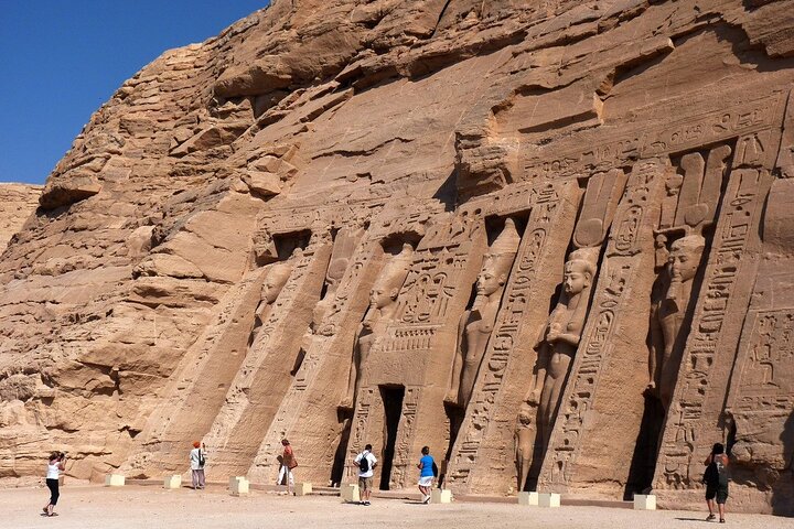 Croisière de 4 jours et 3 nuits sur le Nil d'Assouan à Louxor et Abou Simbel + montgolfière