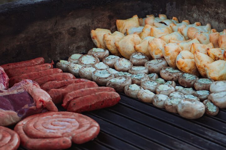 Santiago, Chile; Cajón del Maipo; Fontes Termais; Cachoeira; Churrasco Chileno