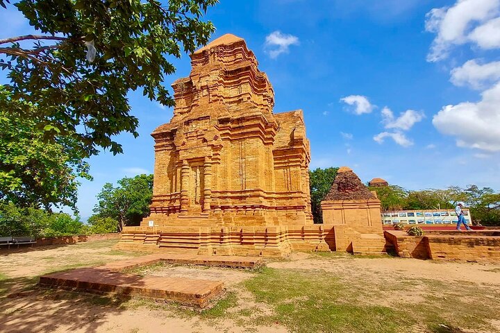 Mui Ne/Phan Thiet: Monte Ta Cu con funivia e Buddha sdraiato