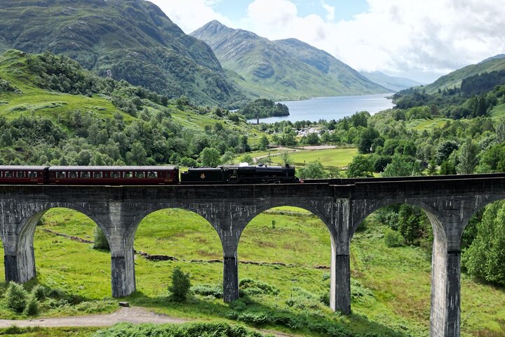 Dagtocht naar Glenfinnan, Glencoe en de Schotse Hooglanden