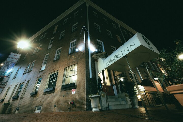 Baltimore Hechizado : La venganza del cuervo, Bones & Ballads Tour fantasma