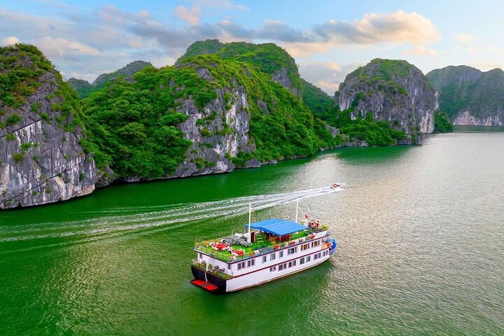 Best Lan Ha Bay Cat Ba Cruise 2 Days 1 Night Less touristy