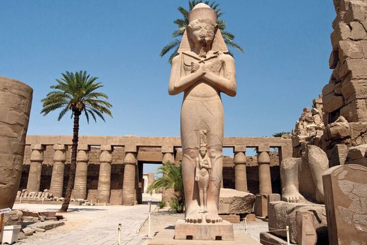 Croisière de 4 jours et 3 nuits sur le Nil d'Assouan à Louxor et Abou Simbel + montgolfière