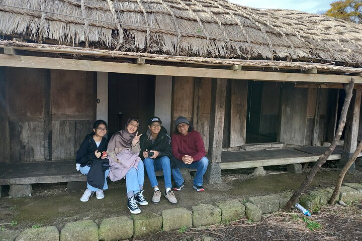 Passeio privado de um dia a leste, sul e oeste de todas as áreas da ilha de Jeju