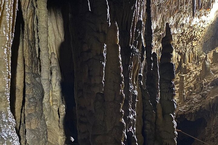 Tour di un'intera giornata alle grotte e alla natura di Rey Marcos da Coban