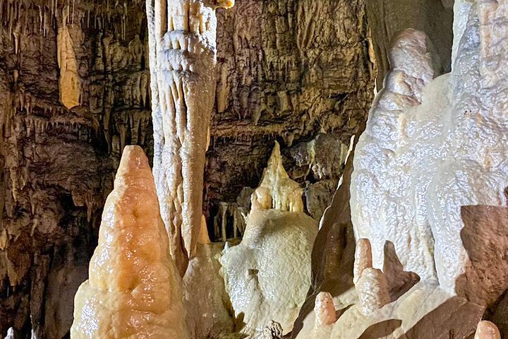 Tour di un'intera giornata alle grotte e alla natura di Rey Marcos da Coban