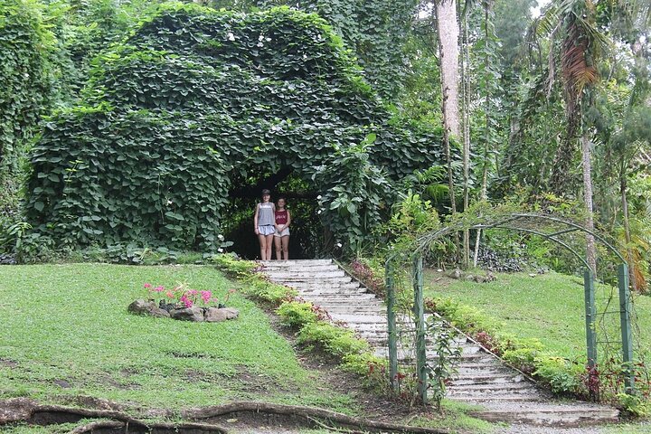 Garden of Sleeping Giant Tour with Tifajek Mud Pool and Hotspring