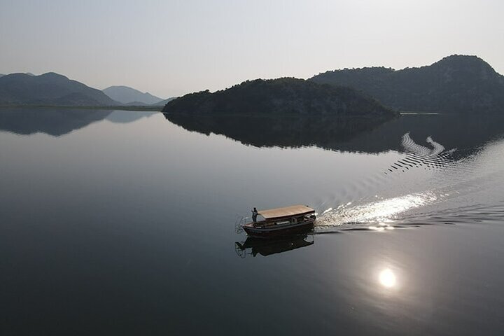 Virpazar Skadar Lake Tour in barca con fauna e natura