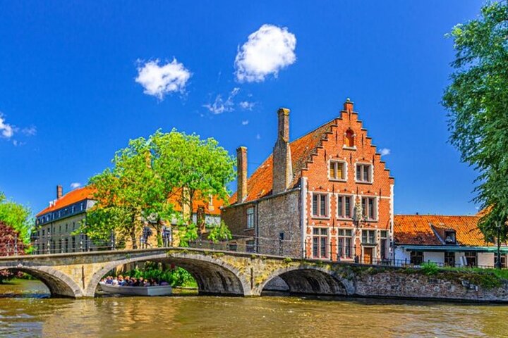 Excursión de lujo a Brujas y crucero por los canales desde la terminal de cruceros