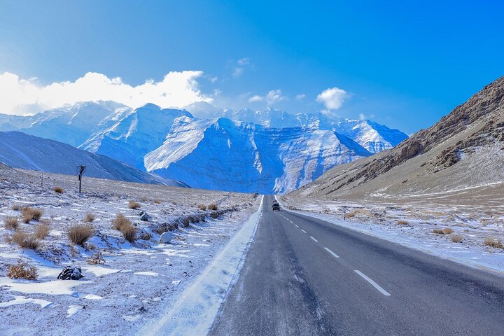 Pangong-Tour mit Übernachtung ab Leh mit den Klöstern Thikse und Hemis.