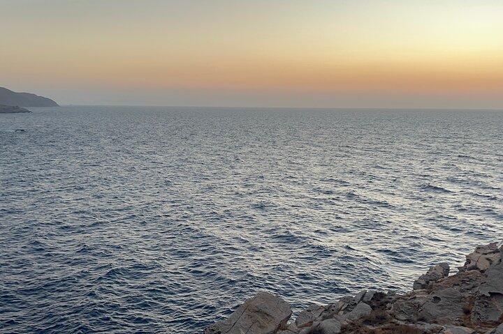 Visite au coucher du soleil autour d'Antiparos | Tour en bateau privé