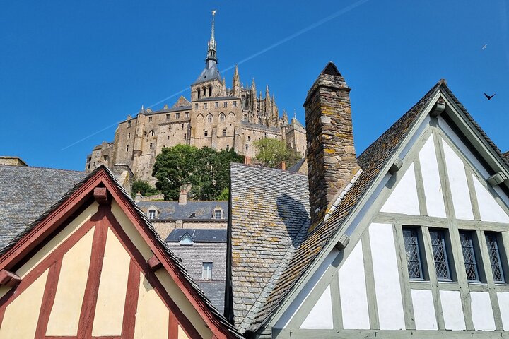 Een begeleide wandeltocht van 2 uur door het dorp Mont Saint Michel.