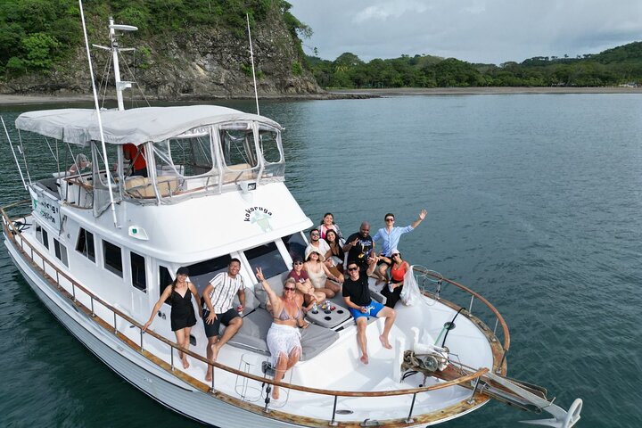"KOKORUGA" Tour Privado en Barco con Comida,Bebida Libre,snórquel