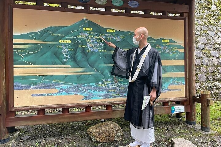 Kyoto: Privat rundtur i världsarvet Enryakuji och munkstaden