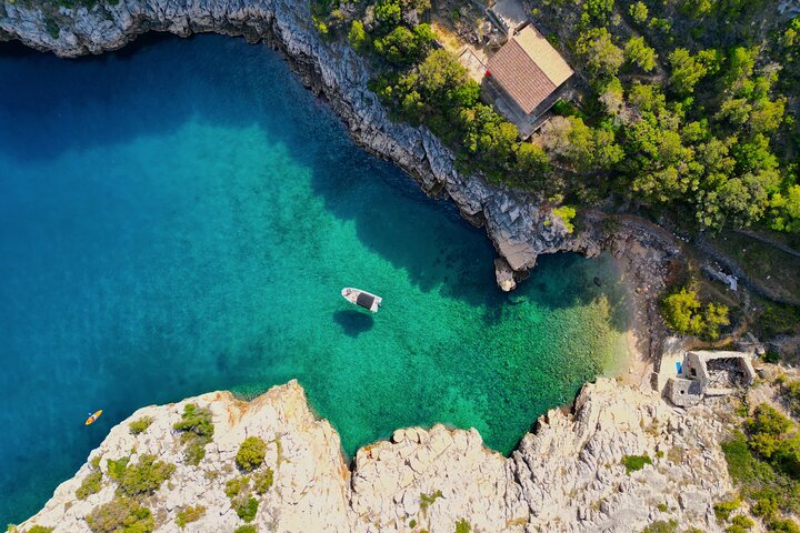 Makarska: 3-øy Speedboat Tour med Cave og Blue Lagoon