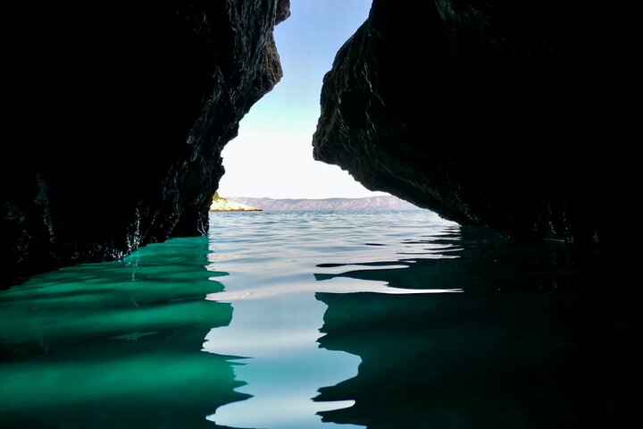 Makarska: 3-øy Speedboat Tour med Cave og Blue Lagoon