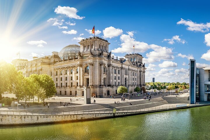 Ganztägige Tour durch Berlin ab Warnemünde und dem Kreuzfahrthafen Rostock