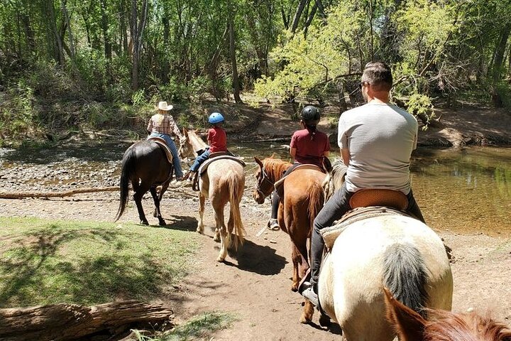 Paardrijtochten in Sedona op Dead Horse Ranch met rivieroversteek