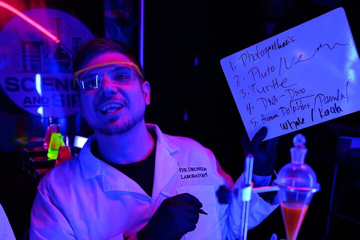Houston : Vetenskap & klunkupplevelse på The Drunken Lab med live DJ
